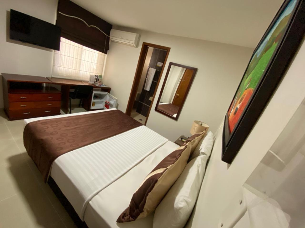 Cabecera Country Hotel Bucaramanga Exteriör bild